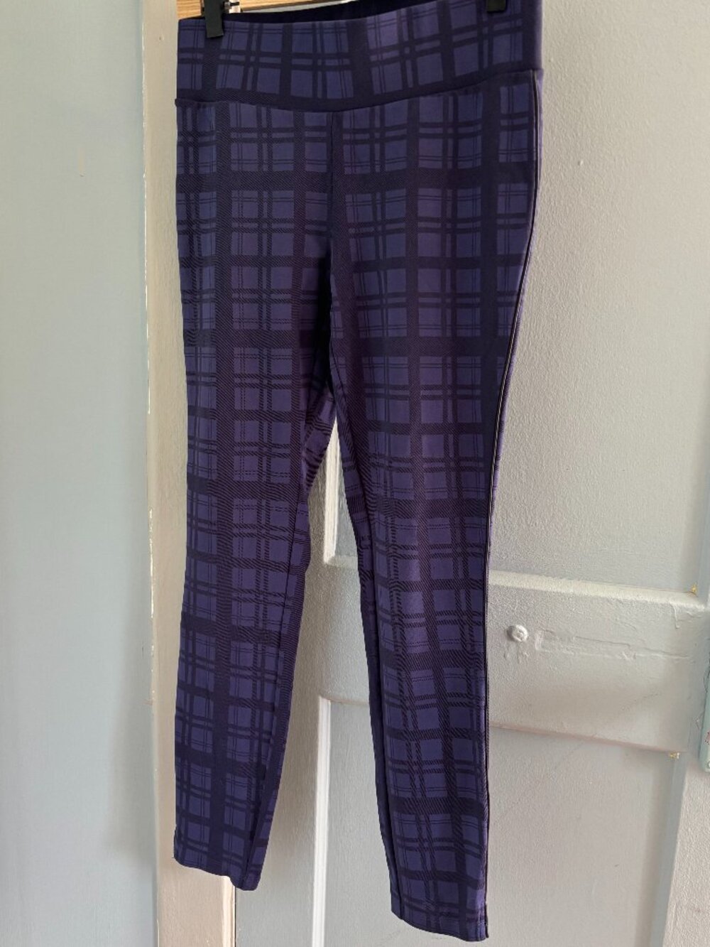 Like New - Simons Blue & Navy Geometric Pattern Ponte Leggings - Size M